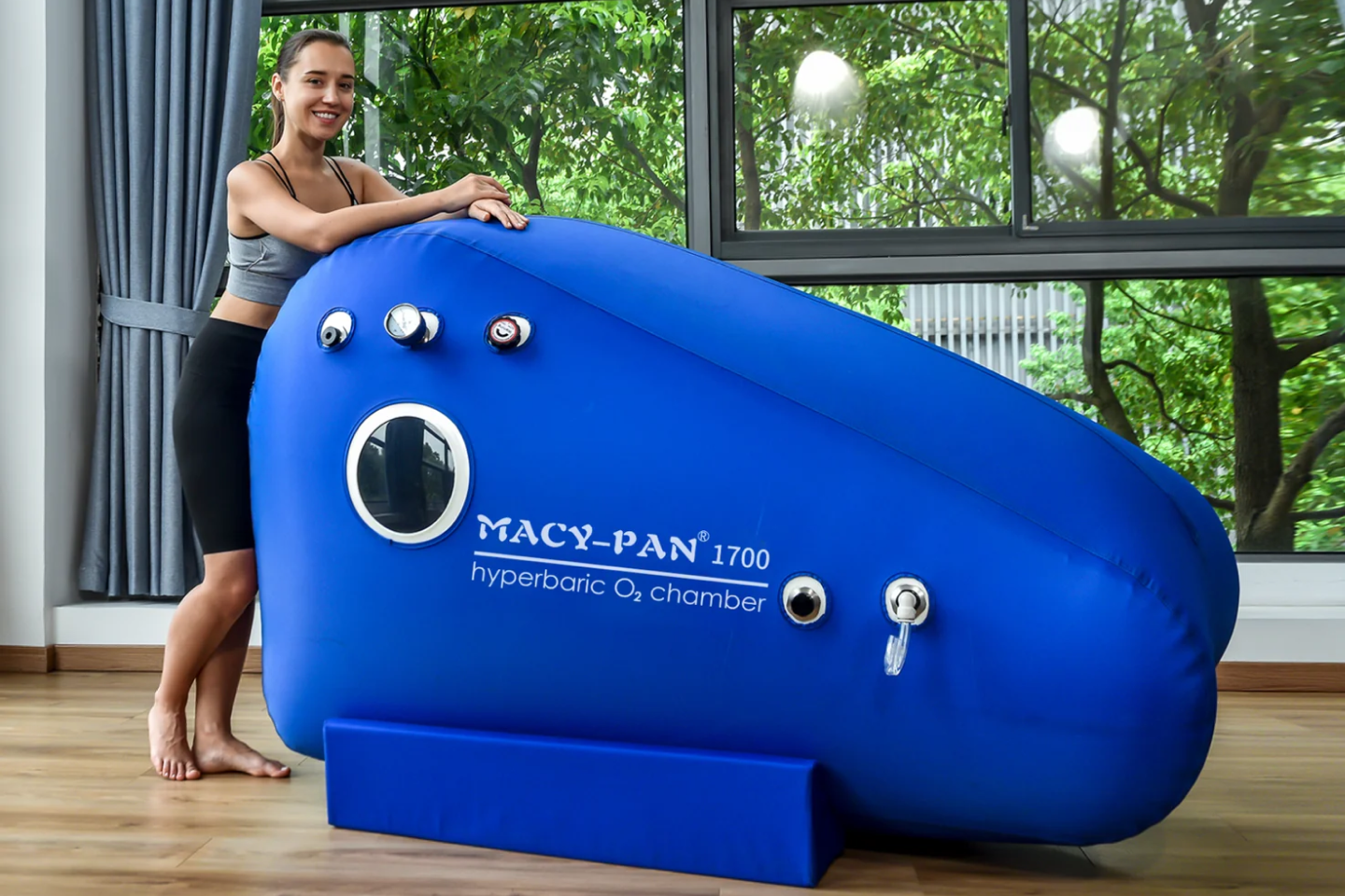Macy Pan Mc4000 Soft Sitting chamber with emergency release valve and gauge front view
