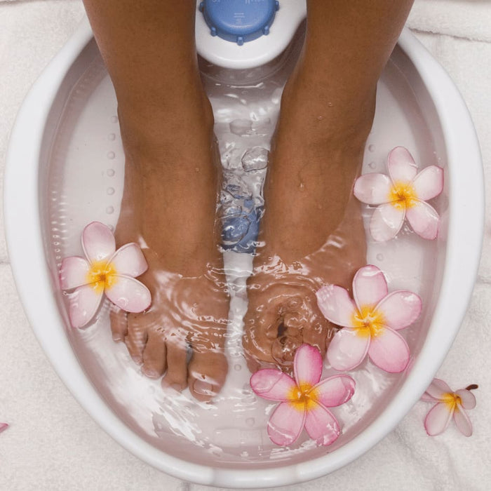 Exploring The Benefits of Ionic Foot Detox | Carbon Wellness MD