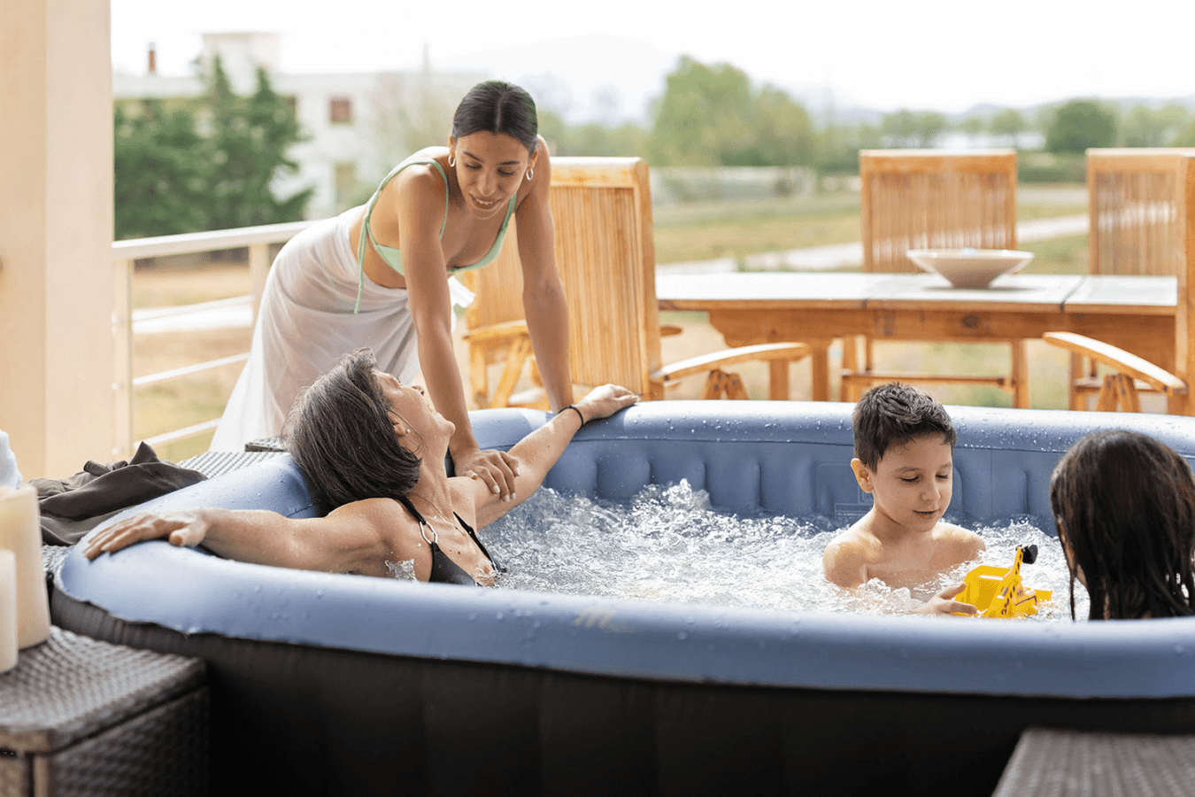 MSPA Tekapo 6 Person Hot Tub in use