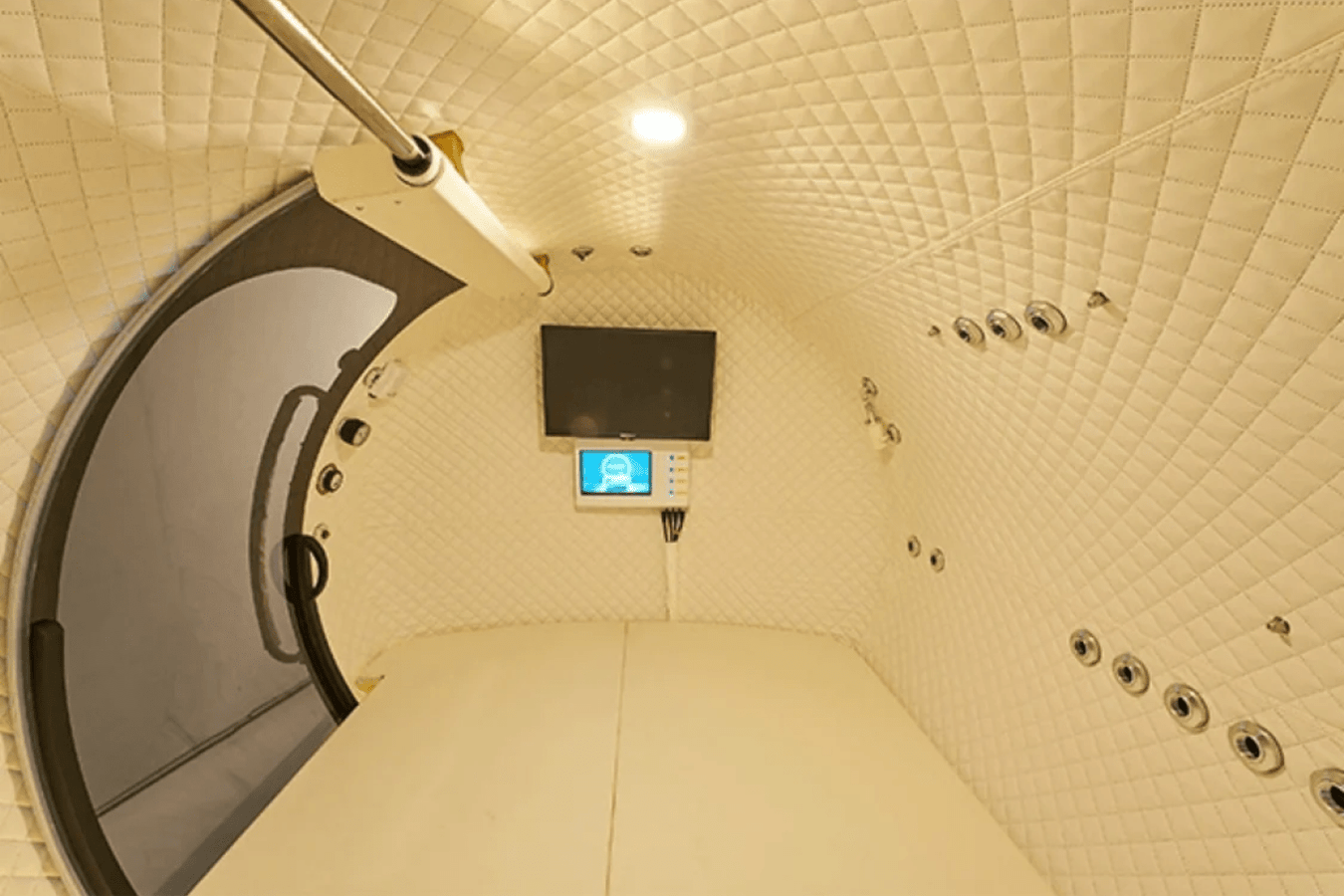 Macy-Pan HE5000 1.5 ATA to 2.0 ATA 5 Person Hard Shell Hyperbaric Chamber with the large sliding door