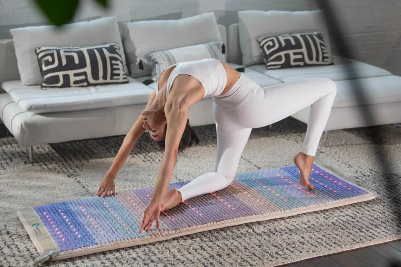 Woman doing yoga Healthyline Inframat Pro Large