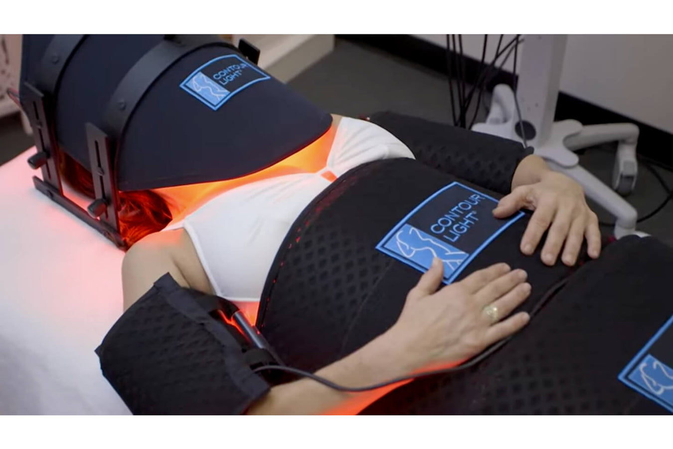 Contour Light Body Sculpting with set of clinical system covers in use