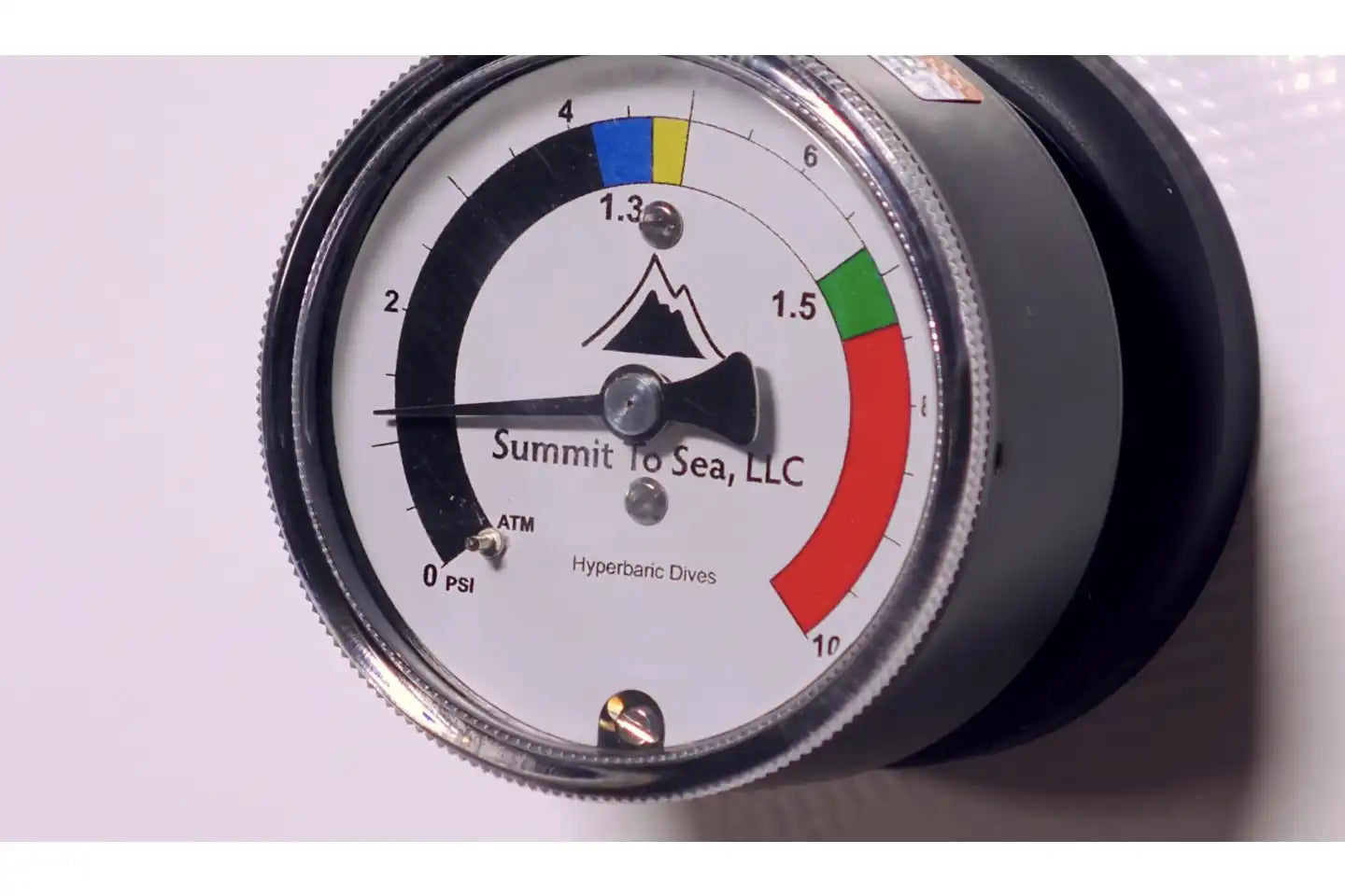 Summit to Sea HBOT Therapy gauge closeup