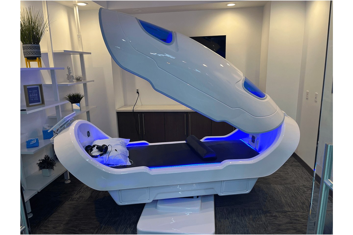 Theta Chamber Neuro Wellness Pod by Innergy Dev side