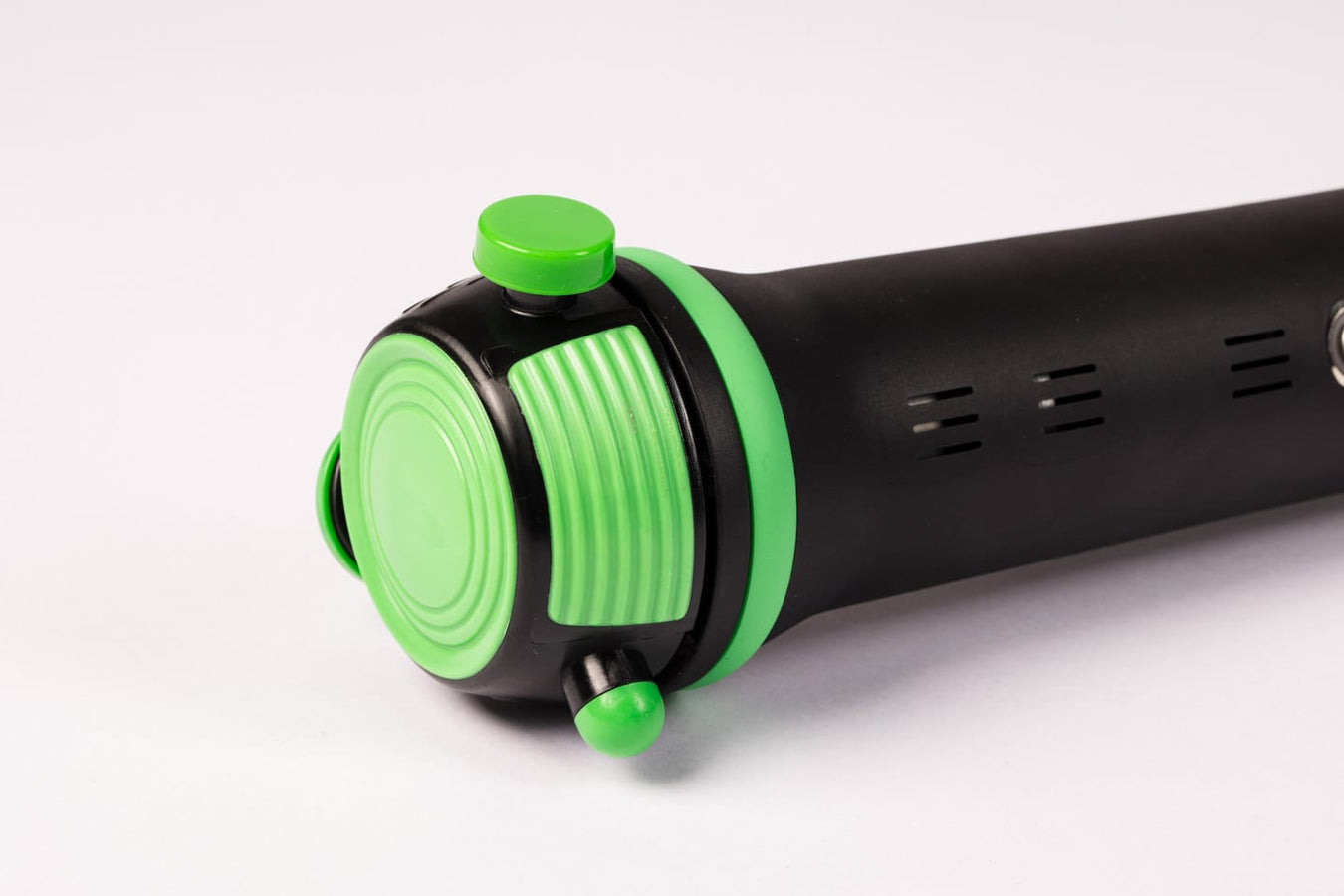 Rapid Release Pro3+ professional vibration massager with green treatment disk and tips