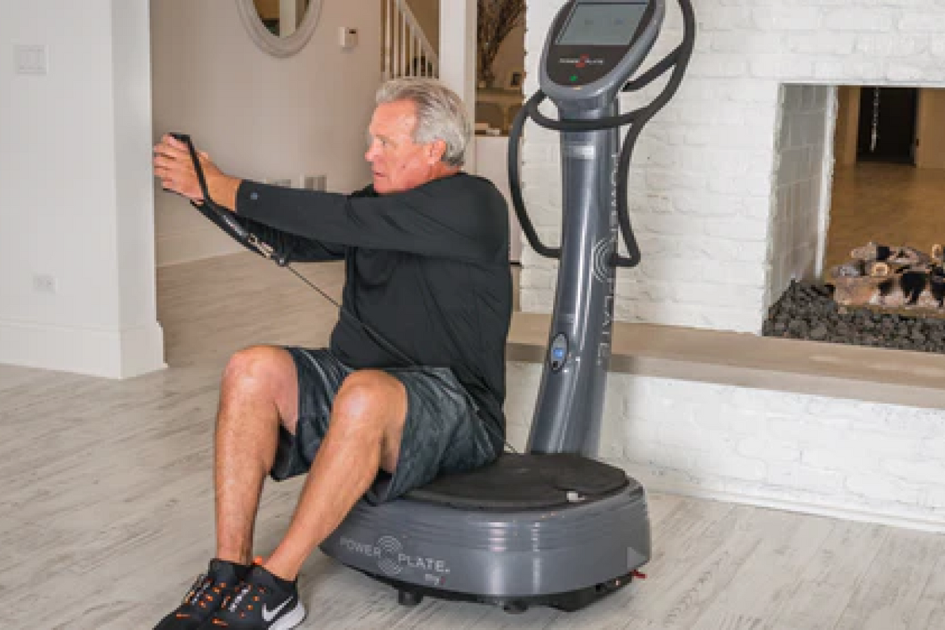 Power Plate my7 with set of two straps in operation